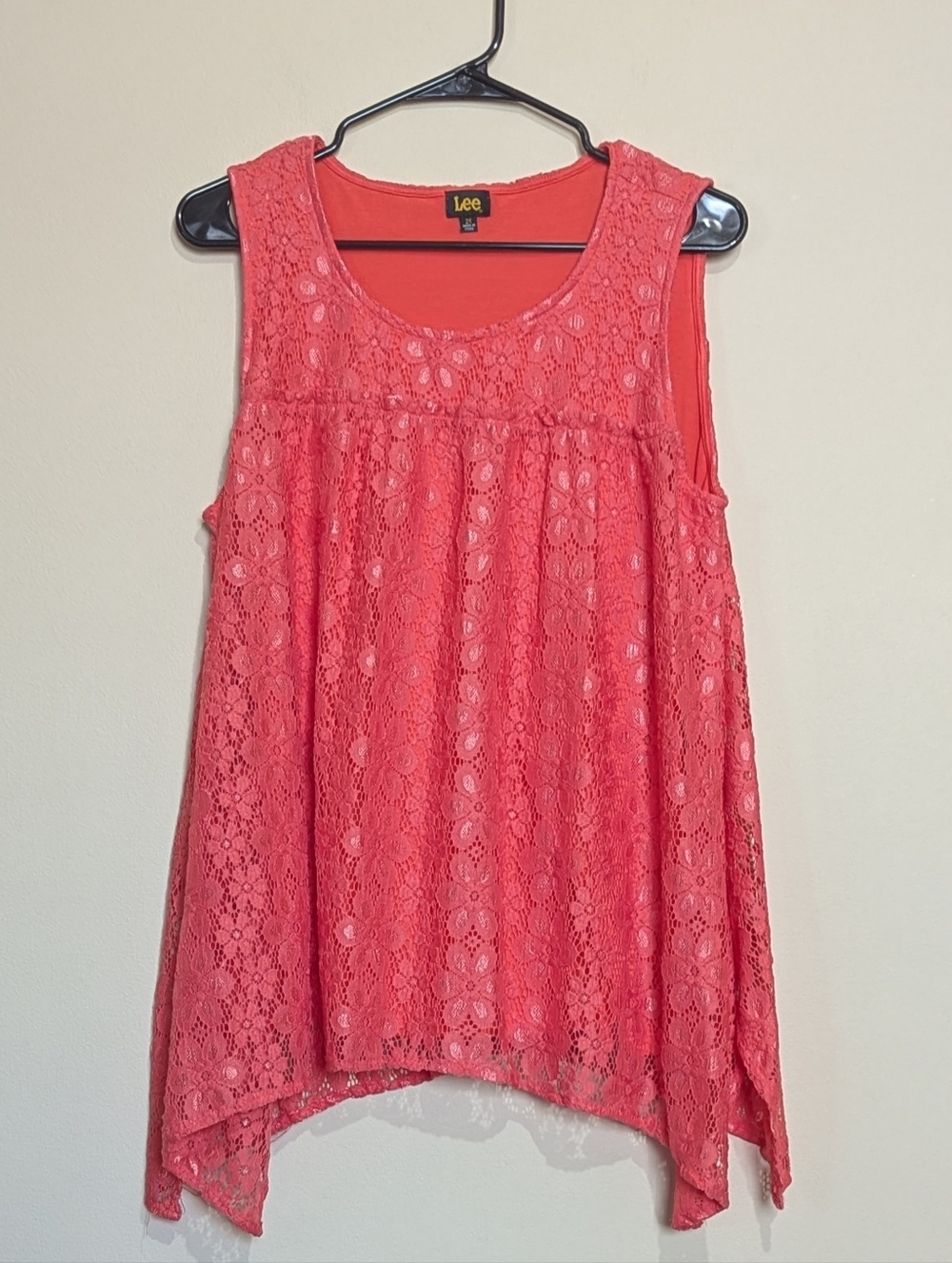 Lee 2X Coral Lace Tank Top Plus Size Sleeveless Flowy Sharkbite Hem Boho Blouse